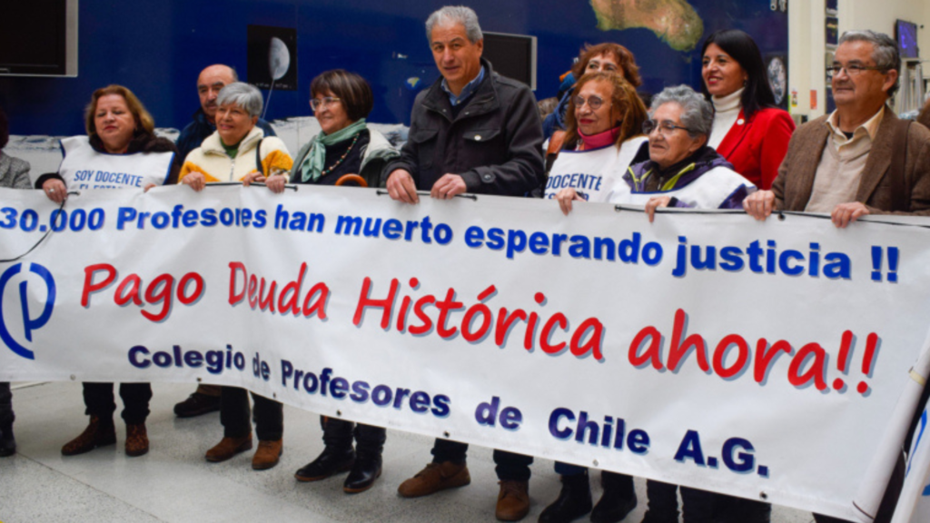 Gobierno confirma que ley de reparación de la deuda histórica de los profesores se discutirá antes de fin de año